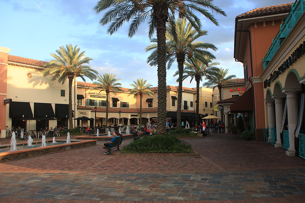 Shopping Center in Houston TX